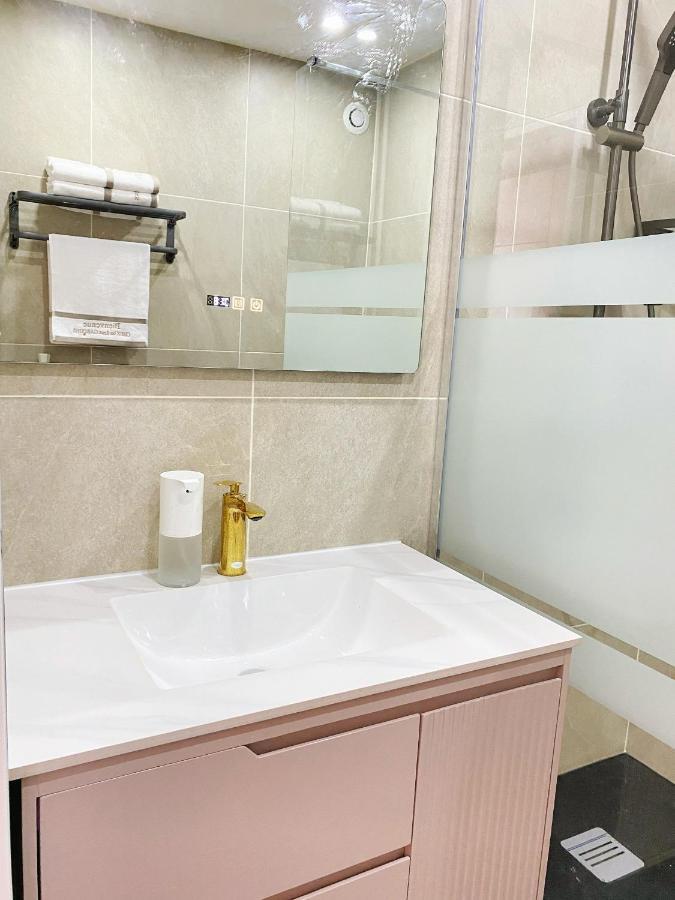 Apartamento Chez Les Deux Garcons Montrouge Exterior foto